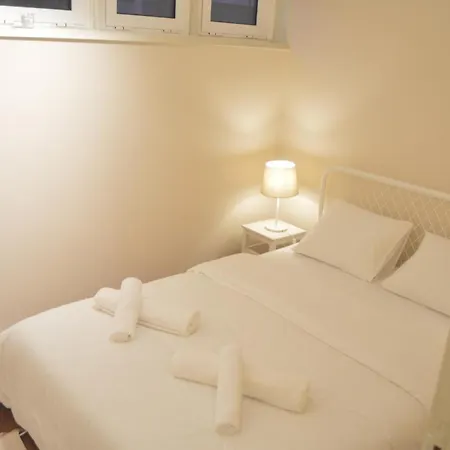 Incredible - Surf House Ostello *