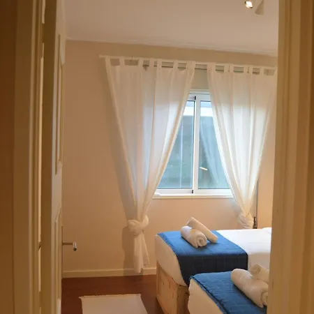 Incredible - Surf House Oporto