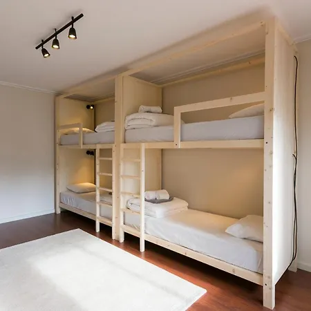 Incredible - Surf House Oporto